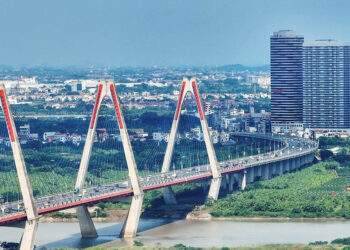 Quy mô kinh tế Việt Nam sắp vượt Singapore; SJC có quyền tổng giám đốc mới