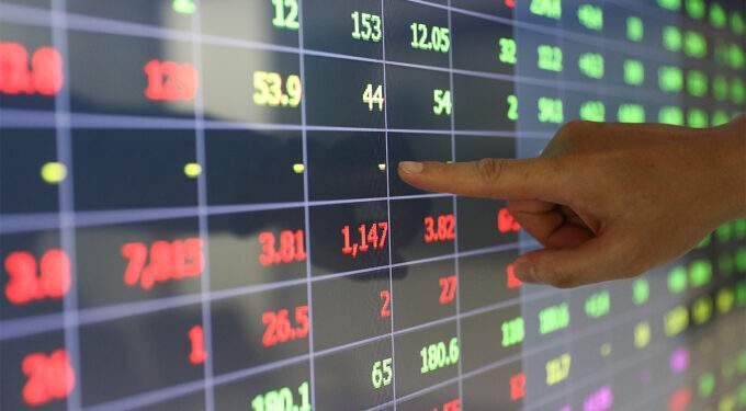 VN-Index declines as European stocks slip