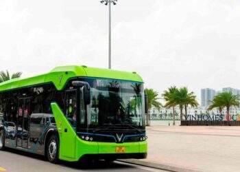 Vinbus của ông Phạm Nhật Vượng triển khai 500 chuyến buýt điện miễn phí cho khán giả tại concert Anh trai vượt ngàn chông gai