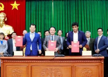 2 tỷ phú quốc tế 'xông đất', hứa đưa Bình Định thành trung tâm du lịch siêu sang