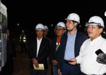 Chủ tịch Bình Định thị sát tiến độ thi công các công trình trọng điểm trong đêm