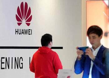 'Đòn chí mạng' với Huawei