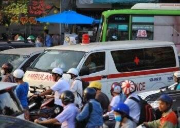 Drivers fear yielding to ambulance could result in $785 fine