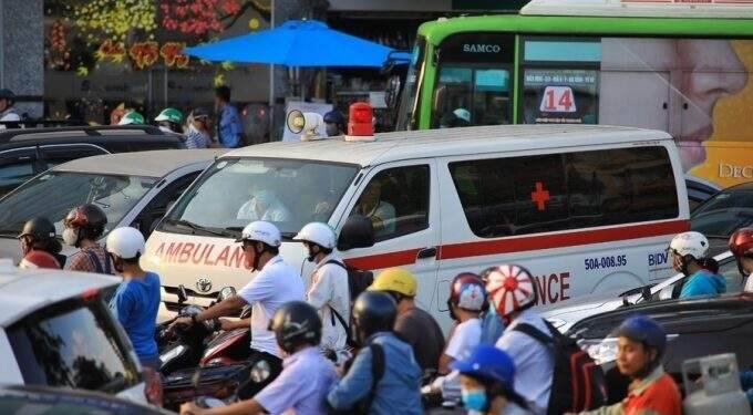 Drivers fear yielding to ambulance could result in $785 fine