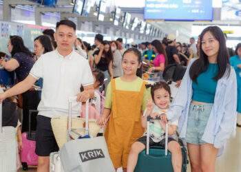 Giá vé máy bay đắt kỷ lục kéo dài, nỗi lo lan tới năm 2025