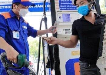 Giá xăng dầu tiếp tục tăng