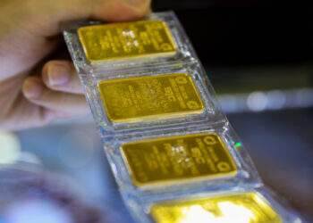 Gold price climbs to 4-week peak