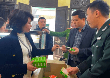 Hanoi's historic 150-year-old green rice cake facility suspended as production area sits next to washroom