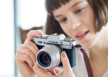 Máy ảnh Fujifilm X-T30: ‘Nhỏ nhưng võ công cao’