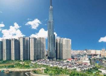 Nhờ đâu Vingroup của tỉ phú Phạm Nhật Vượng có doanh thu cao nhất lịch sử?