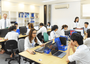 Ninh Bình thưởng Tết cao nhất 100 triệu, thấp nhất 300.000đ