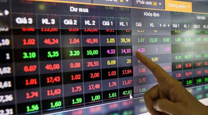Stocks tumble to 5-week low