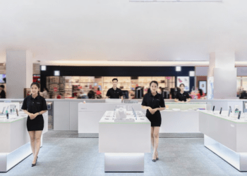 Thấy gì sau kế hoạch mở rộng hệ thống OPPO Shop