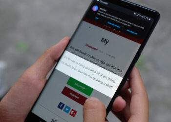Thu tiền người đọc báo online?
