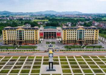 'Tỉnh lẻ' top 1 tăng trưởng kinh tế, thu ngân sách gấp 5 chỉ sau 10 năm
