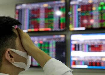 VN-Index plummets in worst session in 5 months