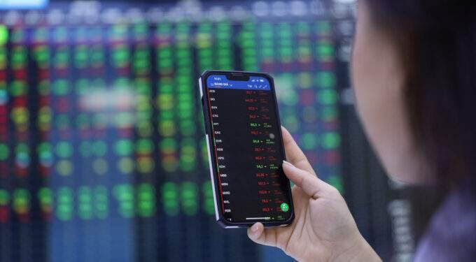 VN-Index takes biggest drop in over 5 months