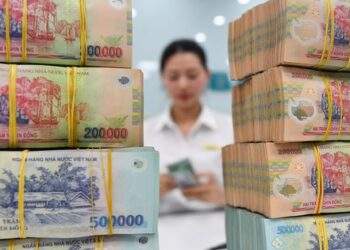 Vàng "ngủ đông", hé lộ hiệu suất đầu tư chứng khoán và bất động sản
