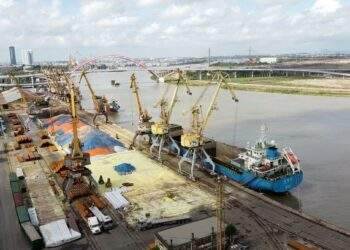 Vietnam-Singapore trade hits record high in 2024