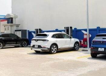 VinFast miễn phí sạc pin cho tất cả ô tô điện đến giữa năm 2027