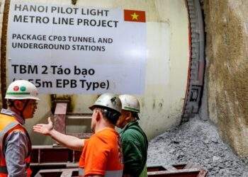 Cận cảnh máy đào hầm "Táo Bạo" xuyên lòng đất tại dự án đường sắt Nhổn