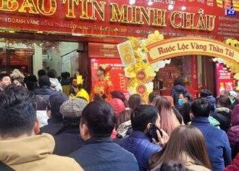 Có khách mua 200 chỉ vàng dù giá cao kỷ lục so với mùa Thần Tài những năm trước