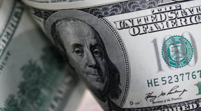 Dollar soars against dong - VnExpress International