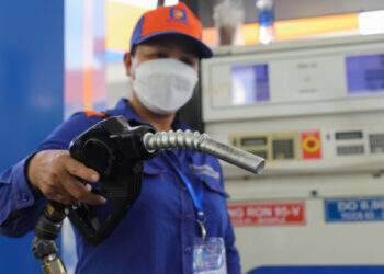 Gasoline price jumps to 6-month high