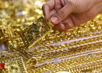 Gold ring price briefly hits new historic peak