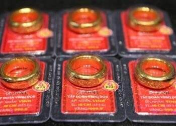 Gold ring sets another record as global bullion prices hit new all-time high