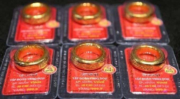 Gold ring sets another record as global bullion prices hit new all-time high