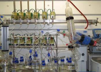 Hệ thống “chemputer” mới có thể cách mạng hóa sản xuất thuốc