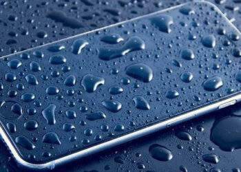 Làm thế nào để tự sửa smartphone bị ướt tại nhà?