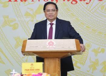 PM urges Thaco, Hoa Phat, FPT to invest in major infrastructure projects
