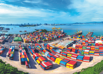 Phát triển cảng “xanh”, vững bước vươn ra biển lớn
