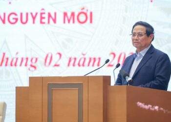 Thủ tướng nói vì sao muốn ngân hàng giảm lãi, "hy sinh một phần lợi ích" chia sẻ với người dân, doanh nghiệp?
