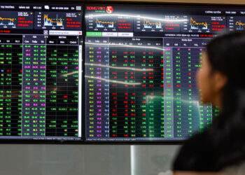 VN-Index inches down - VnExpress International
