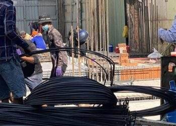 Vật liệu xây dựng đua nhau tăng giá