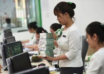Banks trim payroll amid digital push