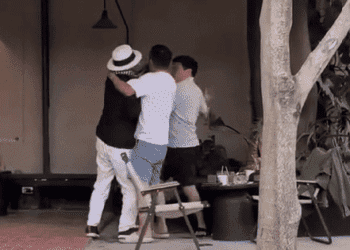 Đang triệu tập người mặc đồ giống ông Đặng Lê Nguyên Vũ đánh nhau trong quán cà phê
