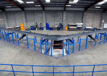 Facebook hủy dự án làm drone ‘khủng’ phủ sóng Internet
