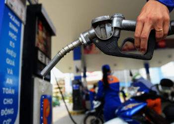 Gasoline prices rise 2 weeks in a row