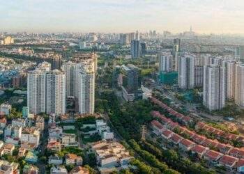 Giá bất động sản cao gấp 20 lần thu nhập của người lao động nhưng vẫn khó giảm