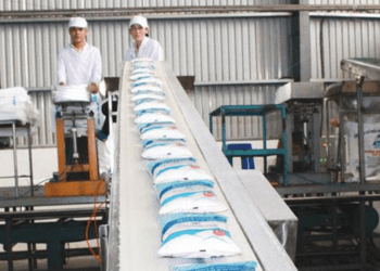 Giá đường Việt Nam ngược chiều với thế giới
