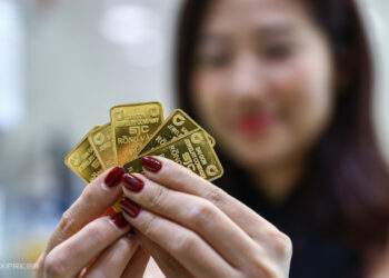 Gold prices continue to decline