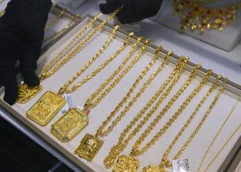 Gold prices rise amid global gains