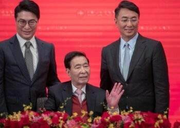 Hong Kong’s second-richest billionaire Lee Shau Kee’s strategy to seamlessly pass $71B family business empire to sons
