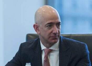 Nhân viên Amazon yêu cầu Jeff Bezos ngưng bán công nghệ nhận diện khuôn mặt cho cảnh sát