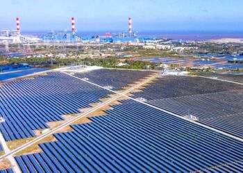 Tập đoàn Vingroup của tỷ phú Phạm Nhật Vượng đề xuất chi hàng chục tỷ USD làm điện tái tạo, điện LNG