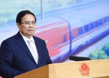 Thủ tướng: Cần có tư duy vượt qua giới hạn, thoát khỏi lối mòn, quyết tâm xây dựng ngành công nghiệp đường sắt